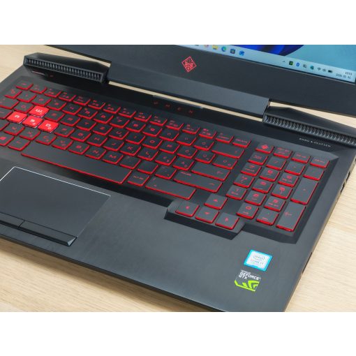 HP OMEN 15 Gaming - Gamer Laptop + Nvidia / i7-7700HQ / 16GB RAM / 256GB SSD + 1TB HDD / Magyar billentyűzet