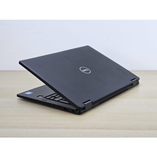 Dell Latitude 7390 2in1 Tablet laptop / i7-8650U / 16GB RAM / 512GB SSD / Érintőképernyős / Magyar billentyűzet