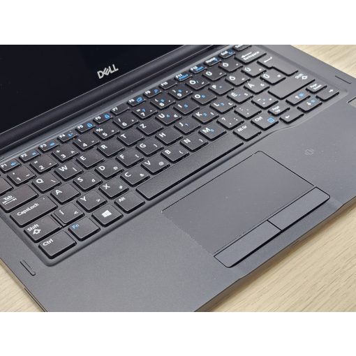 Dell Latitude 7390 2in1 Tablet laptop / i7-8650U / 16GB RAM / 512GB SSD / Érintőképernyős / Magyar billentyűzet