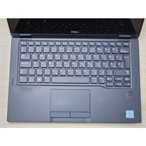 Dell Latitude 7390 2in1 Tablet laptop / i7-8650U / 16GB RAM / 512GB SSD / Érintőképernyős / Magyar billentyűzet