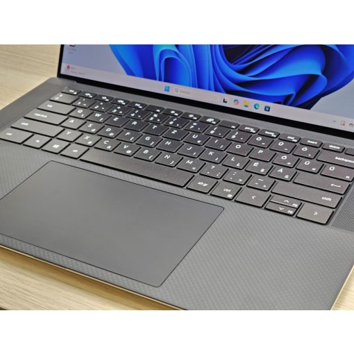 Dell XPS 15 9500 4K + Nvidia / I7-10750H / 32GB RAM / 1TB SSD / Érintőképernyős / Magyar billentyűzet