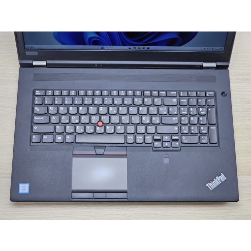 Lenovo ThinkPad P73 + Nvidia / i7-9750H / 16GB RAM / 256GB SSD / Magyar billentyűzet