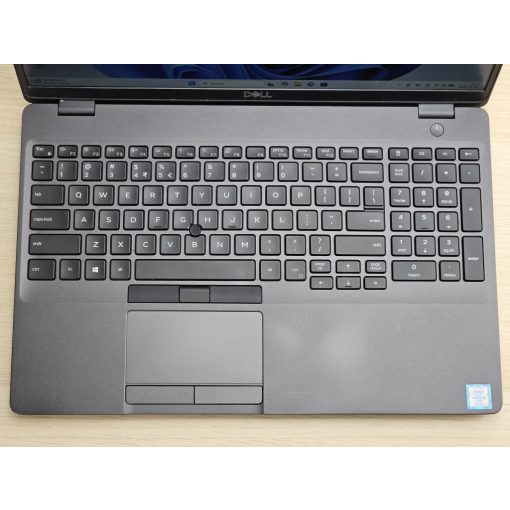 Használt Dell Latitude 5500 laptop, i5-8365U, 8GB RAM, 256GB SSD, felúított, garanciával