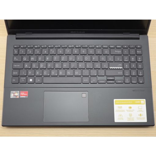 Asus VivoBook 15 E1504F / Ryzen 3-7320U / 8GB RAM / 512GB SSD / Magyar billentyűzetes