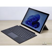 Microsoft Surface Pro 4 2in1 Tablet laptop  / I5-6300U / 4GB RAM / 128GB SSD / Érintőképernyős