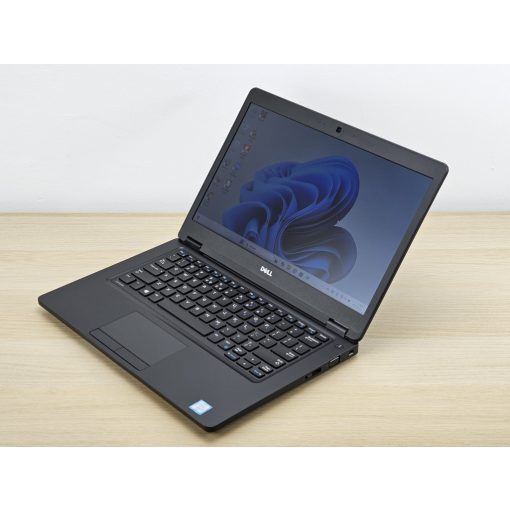 Dell Latitude Laptop 5480 / i5-6440HQ / 8GB RAM / 256GB SSD /Érintőképernyős