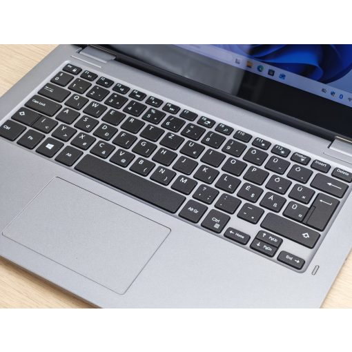 Dell Latitude 3310 2in1 Tablet laptop / i5-8265U / 8GB RAM / 256GB SSD / Érintőképernyős / Magyar billentyűzet