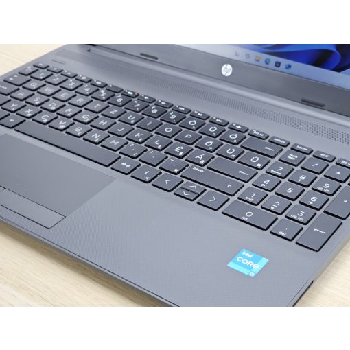 HP laptop 250 G9 / i3-1215U / 16GB RAM / 256GB SSD / Magyar billentyűzet
