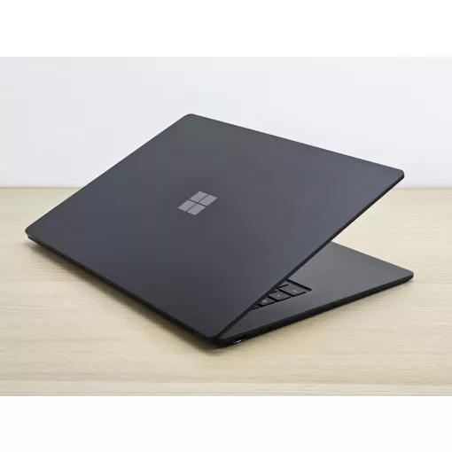 Microsoft Surface Laptop 3 / i5-1035G7 / 8GB RAM / 256GB SSD / Érintőképernyős 