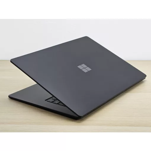 Microsoft Surface Laptop 3 / i5-1035G7 / 8GB RAM / 256GB SSD / Érintőképernyős 