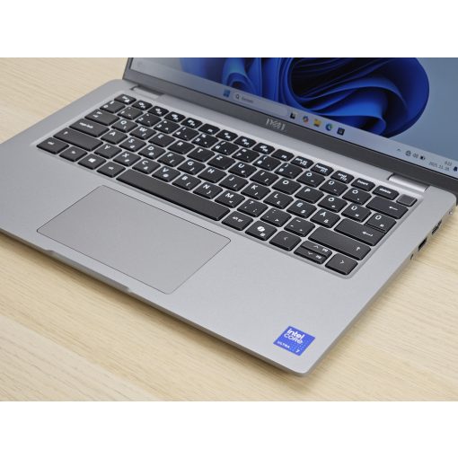 Dell Latitude 5450 (2024) Laptop / Intel Core Ultra 7 + Intel AI Boost / 16GB RAM / 512GB SSD / Magyar billentyűzetes