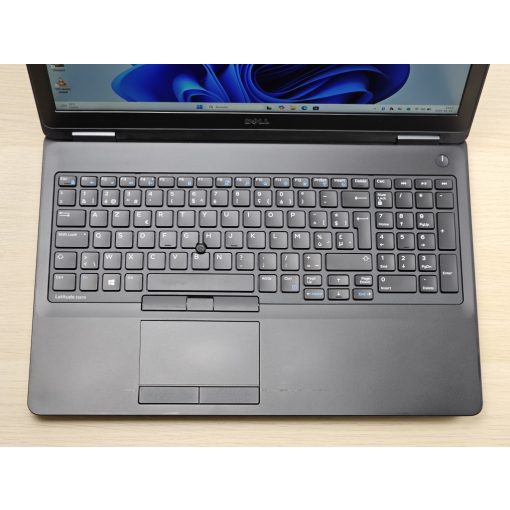 Dell Latitude Laptop E5570 + RADEON / i7-6600U / 8GB RAM / 256GB SSD