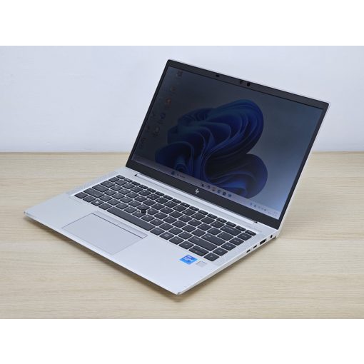 HP EliteBook 840 G8 Laptop + Iris / i5-1145G7 / 8GB RAM / 256GB SSD