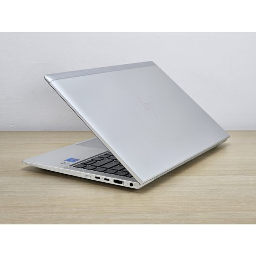 HP EliteBook 840 G8 Laptop + Iris / i5-1145G7 / 8GB RAM / 256GB SSD
