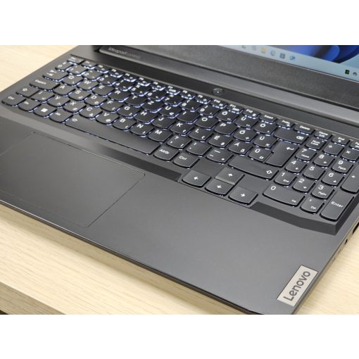 Lenovo Ideapad Gaming 3 / AMD Ryzen 7-5800H / 16GB RAM / 512GB SSD / Magyar billentyűzet V
