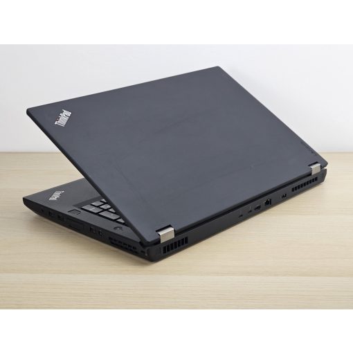 Lenovo ThinkPad P71 + Nvidia / i7-7820HQ / 64GB RAM / 512GB SSD / Magyar billentyűzet