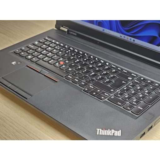 Lenovo ThinkPad P71 + Nvidia / i7-7820HQ / 64GB RAM / 512GB SSD / Magyar billentyűzet