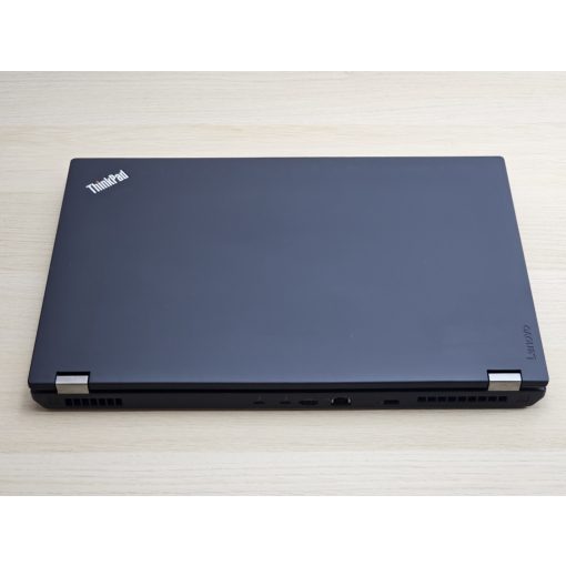 Lenovo ThinkPad P71 + Nvidia / i7-7820HQ / 64GB RAM / 512GB SSD / Magyar billentyűzet