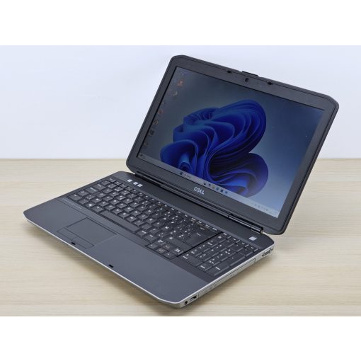 Dell Latitude Laptop E5530 / i5-3340M / 8GB RAM / 256GB SSD