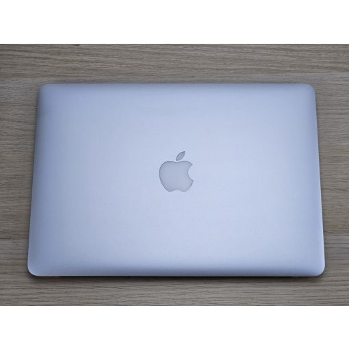 Apple MacBook Air 13 – i5, 8GB RAM, 128GB SSD, magyar billentyűzet