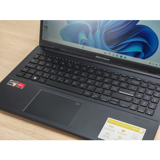 Asus VivoBook Go 15 Laptop / AMD Ryzen 3 / 8GB RAM / 512GB SSD / Magyar billentyűzet