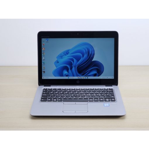 HP EliteBook 820 G4 / i5-7300U / 8GB RAM / 128GB SSD / Érintőképernyős / Magyar billentyűzet