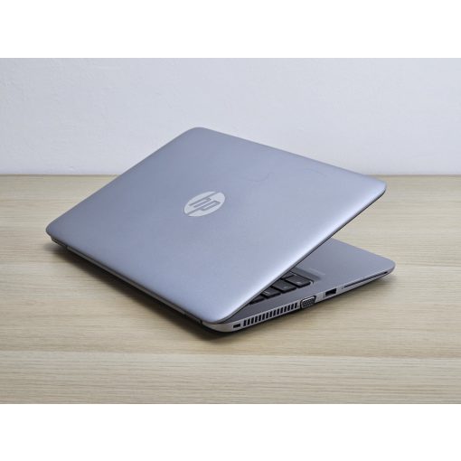 HP EliteBook 820 G4 / i5-7300U / 8GB RAM / 128GB SSD / Érintőképernyős / Magyar billentyűzet
