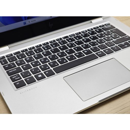 HP EliteBook X360 1030 G2 / i5-7200U / 8GB RAM / 256GB SSD / ÉRINTŐKÉPERNYŐS TABLET / Magyar billentyűzet