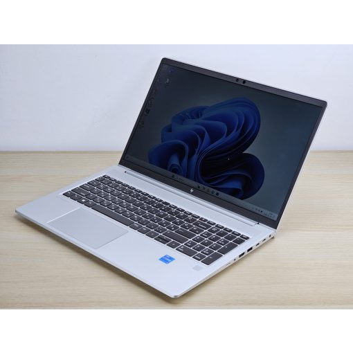 HP EliteBook 650 G10 Laptop / i5-1335U / 16GB RAM / 512GB SSD / Magyar billentyűzet