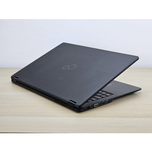 Fujitsu LifeBook laptop u759 / i5-8145U / 8GB RAM / 256GB SSD / Magyar billentyűzet