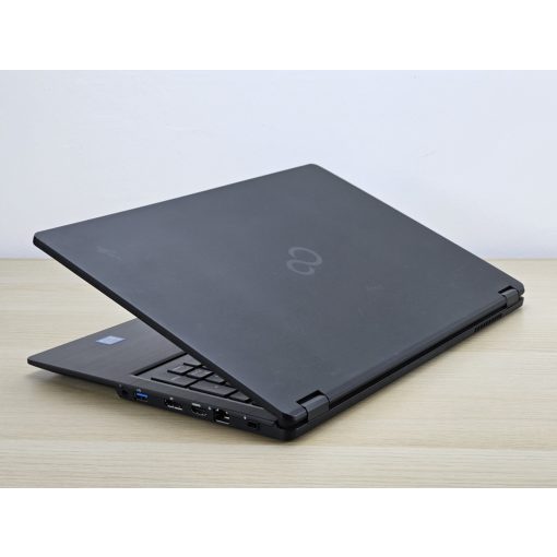 Fujitsu LifeBook laptop u759 / i5-8145U / 8GB RAM / 256GB SSD / Magyar billentyűzet