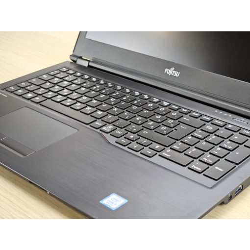 Fujitsu LifeBook laptop u759 / i5-8145U / 8GB RAM / 256GB SSD / Magyar billentyűzet