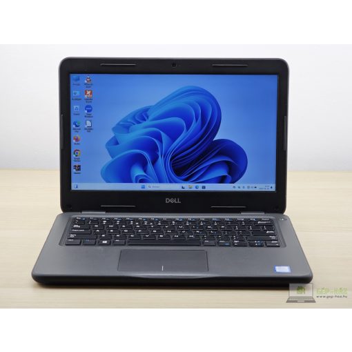 Használt laptop Dell Latitude 3300, Intel i3-7020U, 4GB RAM, 128GB SSD, felújított, garanciával