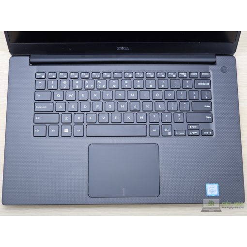 Dell Precision 5520 / INTEL XEON  E3-1505M V6 / 32GB RAM / 256GB SSD