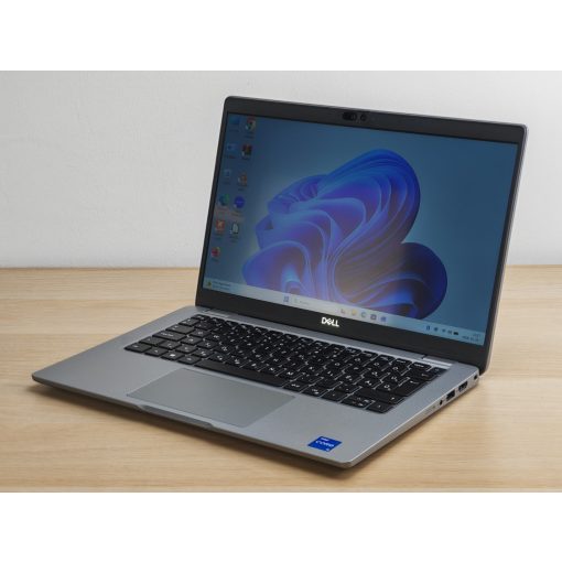 Dell Latitude 5340 Laptop + Iris / i5-1335U / 16GB RAM / 256GB SSD / Érintőképernyős / Magyar billentyűzet