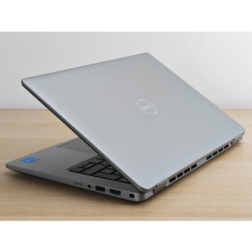 Dell Latitude 5340 Laptop + Iris / i5-1335U / 16GB RAM / 256GB SSD / Érintőképernyős / Magyar billentyűzet