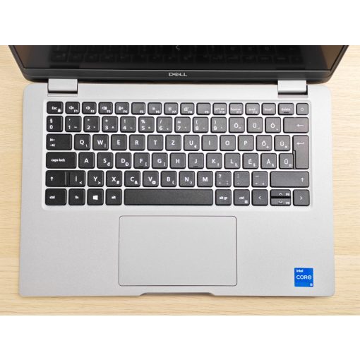 Dell Latitude 5340 Laptop + Iris / i5-1335U / 16GB RAM / 256GB SSD / Érintőképernyős / Magyar billentyűzet