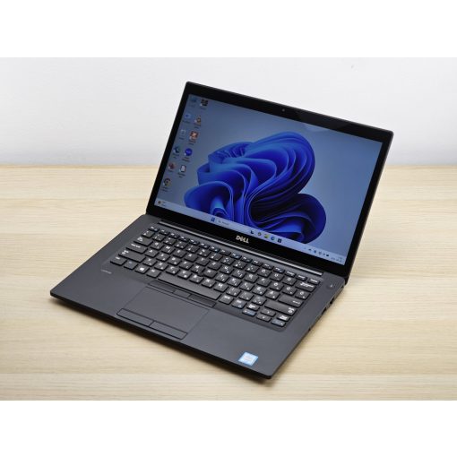 Dell Latitude 7480 érintőképernyős laptop i5-6300U processzorral, 8GB RAM-mal, 240GB SSD-vel és magyar billentyűzettel