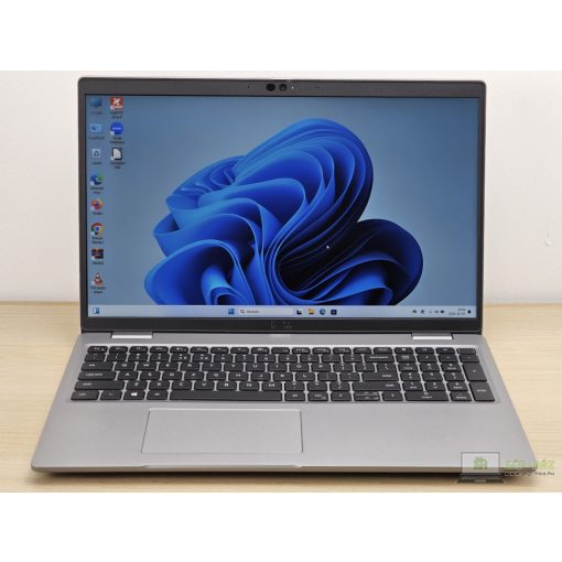 Dell Latitude 5520 + Iris XE / i5-1145G7 / 16GB RAM / 256GB SSD / Érintőképernyős 