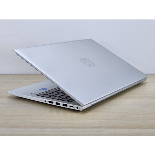 HP ProBook Laptop 450 G9 / i5-1235U / 8GB RAM / 256GB SSD / Magyar billentyűzet