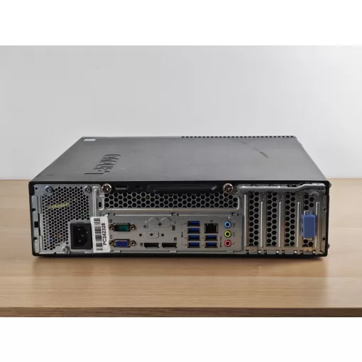 Lenovo ThinkCentre M900 SFF PC / i5-6500 / 8GB RAM / 256GB SSD