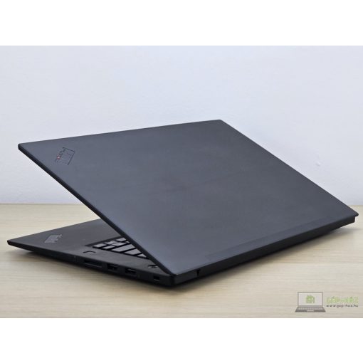 Lenovo ThinkPad P1 Gen 3 4K érintőképernyős + Nvidia