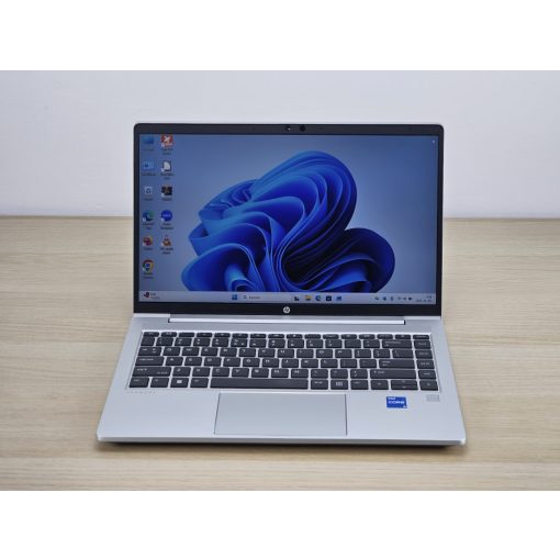 HP Probook 440 G8 Laptop + Iris / i5-1135G7 / 16GB RAM / 256GB SSD