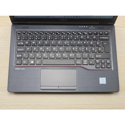 Használt Fujitsu LifeBook U727 laptop, i3-7100U, 16GB RAM, 256GB SSD, magyar billentyűzet