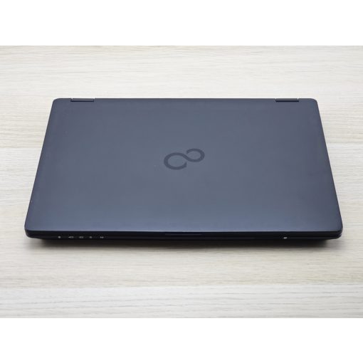 Használt Fujitsu LifeBook U727 laptop, i3-7100U, 16GB RAM, 256GB SSD, magyar billentyűzet