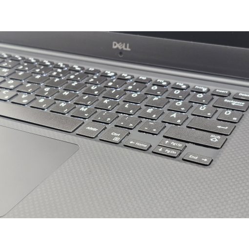 Dell Precision 5530 Laptop + Nvidia / Intel Xeon E-2176M / 16GB RAM / 256GB SSD / Magyar billentyűzet