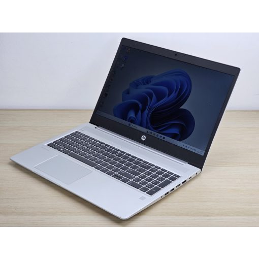 HP ProBook 450 G6 / i5-8265U / 8GB RAM / 256GB SSD