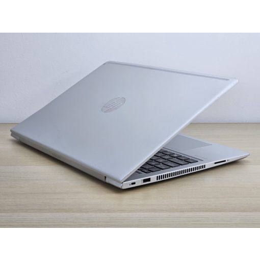 HP ProBook 450 G6 / i5-8265U / 8GB RAM / 256GB SSD