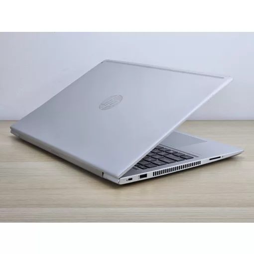 HP ProBook 450 G6 / i5-8265U / 8GB RAM / 256GB SSD