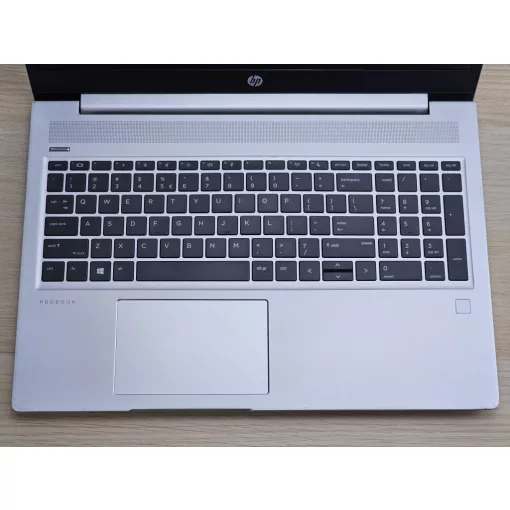HP ProBook 450 G6 / i5-8265U / 8GB RAM / 256GB SSD